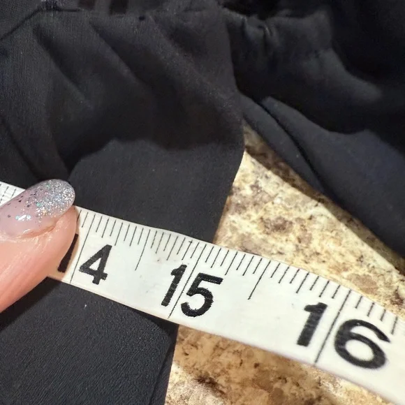 Francesca's Collections Black Off Shoulder Romper Sweetheart Neckline - Picture 4 of 9